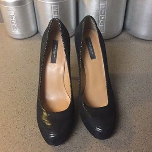 Ann Taylor lizard embossed pumps 4"heel 1"platform